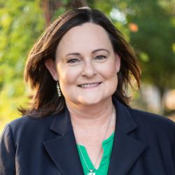 Keri Stephens headshot